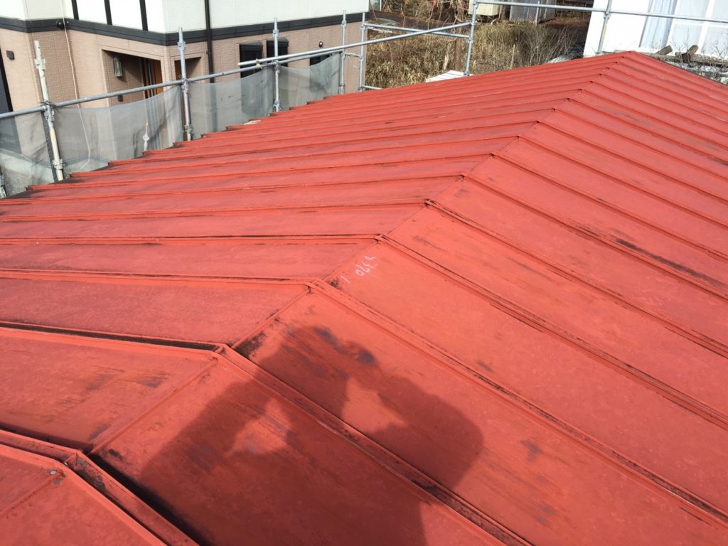 日光市　屋根　カバー工法　施工前状況　雪止め